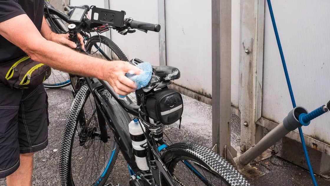 Comment entretenir son vélo en hiver : guide complet
