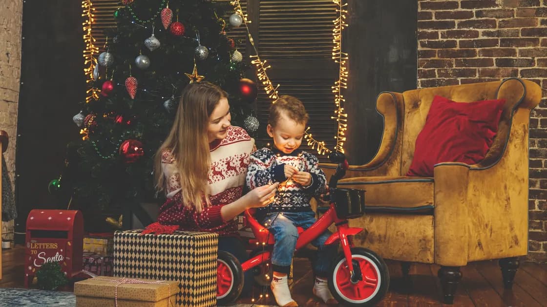 Quels cadeaux offrir à un cycliste à Noël ? Nos idées par types de pratiquants